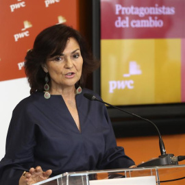 La vicepresidenta del Gobierno, Carmen Calvo, interviene en el acto de clausura de la segunda edición del programa Women to Watch de PwC. EFE/Ballesteros