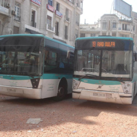 Imagen de dos buses del servicio M'dina Bus en Casablanca. WIKIPEDIA