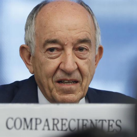 El exgobernador del Banco de España Miguel Ángel Fernández Ordóñez, durante su comparecencia en la comisión del Congreso que investiga la crisis económica - EFE/Fernando Alvarado