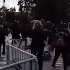 Así cargó la Policía Nacional contra un piquete en Barcelona.