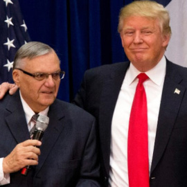 El sheriff Joe Arpaio junto a Donald Trump en una imagen de archivo.