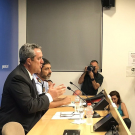 El conseller d'Interior, Joaquim Forn, i el major dels Mossos, Josep Lluís Trapero, han tornata  desmentir haver rebut informació de la CIA. EUROPA PRESS