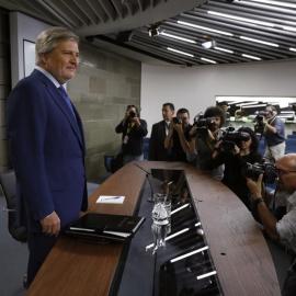 El portavoz del Gobierno y ministro de Educación,Cultura y Deporte, Íñigo Méndez de Vigo, antes de la rueda de prensa posterior al Consejo de Ministros. - EFE