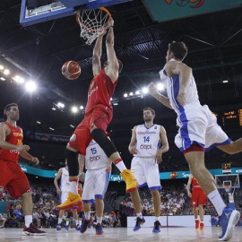 El pívot de la selección española de baloncesto Marc Gasol (c) durante el partido del Grupo C del Eurobasket 2017 disputado frente a República Checa hoy en la ciudad rumana de Cluj. EFE/Juan Carlos Hidalgo
