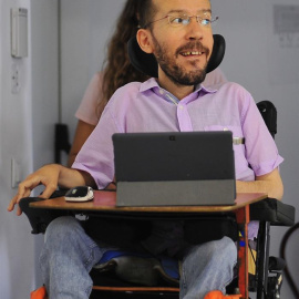 El secretario de Organización de Podemos, Pablo Echenique, durante la rueda de prensa que ha ofrecido hoy tras el primer Consejo de Coordinación de la formación morada tras el verano. Echenique, ha asegurado hoy que su formación "no dará un ultimátu