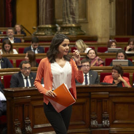 La líder de Ciudadanos en Catalunya Inés Arrimadas antes de su intervención ante la ley del referéndum, esta noche en el Parlament. EFE/Alejandro García