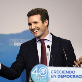 El vicesecretario de Comunicación del PP, Pablo Casado, en la rueda de prensa ofrecida este lunes, en la sede de Génova, tras la reunión del Comité de Dirección del partido. EFE/Emilio Naranjo