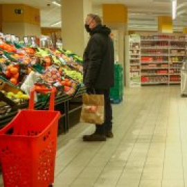 El Banc dels Aliments deixa de repartir llet pel seu encariment