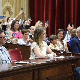 La nueva presidenta del Govern, Marga Prohens, durante la segunda votación para la investidura este 6 de junio en Palma de Mallorca.