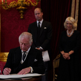El rey Carlos III, durante el acto de proclamación tras la muerte de Isabel II.- Victoria Jones / Reuters