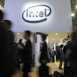 Logo de Intel fotografiado en el Mobile World Congress el pasado 27 de febrero en Barcelona.REUTERS