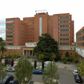 Hospital Josep Trueta de Girona, donde fueron ingresados los menores intoxicados con cocaína.