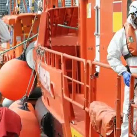 Salvamento Marítimo rescata en Canarias una patera con 42 inmigrantes