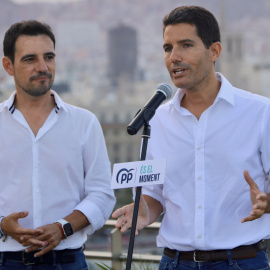 Manu Reyes i Nacho Martín Blanco en l'acte final de campanya del partit a les eleccions generals a la capital catalana.