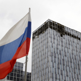 Edificio dañado por dron derribado en Moscú