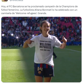 Captura de pantalla del tuit que muestra a Aitana Bonmatí con su camiseta antirracista tras ganar el Barcelona la Champions femenina