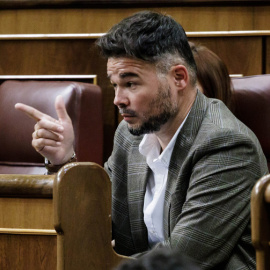 Gabriel Rufián, en una foto de archivo del pasado mes de mayo en el Congreso.- CARLOS LUJÁN (EUROPA PRESS)
