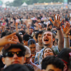 Público asistente al festival de O Son do Camiño disfrutando de un artista.- A. BALLESTEROS (EUROPA PRESS)