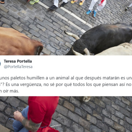 Un corredor junto a los toros durante el cuarto encierro de las fiestas de San Fermín 2023