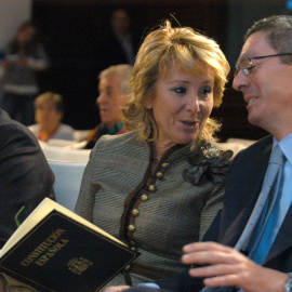 Alberto Ruíz Gallardón, presidente de la Comunidad de Madrid de 1999 a 2003, y Esperanza Aguirre, presidenta de 2003 a 2007 / Ayuntamiento de Madrid