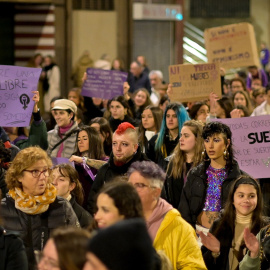 Cientos de personas durante una manifestación convocada por Plataforma Feminista Galega y Marcha Mundial das Mulleres, por el 8M, Día Internacional de la Mujer, a 8 de marzo de marzo de 2023