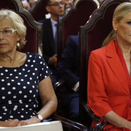La alcaldesa de Madrid, Manuela Carmena, y la presidenta de la Comunidad de Madrid, Cristina Cifuentes, durante la ceremonia de apertura del Año Judicial. EFE