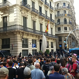 Concentració de protesta davant de comissaria de Via Laietana