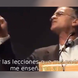 Norman Finkelstein responde a la audiencia en una conferencia en la Universidad de Waterloo.