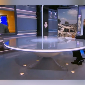 El exviceministro israelí Danny Ayalon responde a las preguntas de Marc Lamont Hill en el programa 'UpFront'.- AL JAZEERA