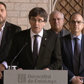 Declaració institucional del president de la Generalitat, Carles Puigdemont, junto a todos los miembros de su gobierno
