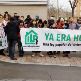 Concentración por la ILP por el derecho a la vivienda de Madrid.-