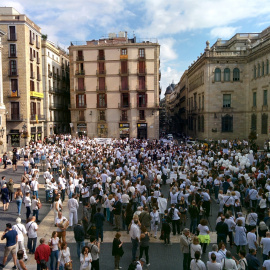 Centenares de personas reclaman diálogo al Gobierno y Generalitat en Barcelona./EUROPA PRESS