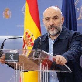 Foto de archivo. Néstor Rego, diputado del BNG en el Congreso en una intervención en rueda de prensa