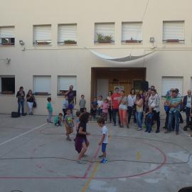 Famílies de Sabadell han mantingut oberts 23 centres electorals la nit de divendres. JORDI DE MIGUEL