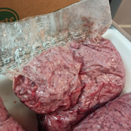 Menús a la baja en las residencias de mayores que gestiona Ayuso