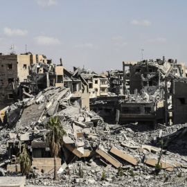 Imagen de las ruinas del hospital de la ciudad siria de Raqa. AFP/ Bulent Kilic