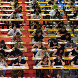 Varias aspirantes durante unas oposiciones, a 25 de junio de 2023.