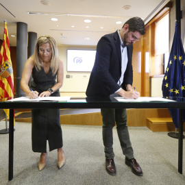 Firma pacto Aragón PP y Vox