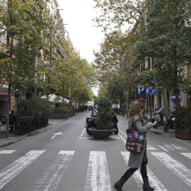 Aspecte d'un carrer de l'Eixample de Barcelona