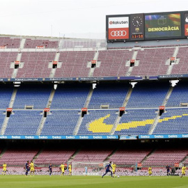 Vista general del partido correspondiente a la séptima jornada de LaLiga Santander entre el Barcelona y Las Palmas disputado en el estadio Camp Nou a puerta cerrada./EFE