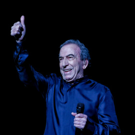 El cantante y compositor José Luis Perales, en una de sus últimas actuaciones en los escenarios, en el Wizink Center, de Madrid, en diciembre de 2021. E.P./Ricardo Rubio
