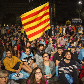 El 90% de los catalanes vota 'Sí' a la independencia, en una jornada que culmina con 844 heridos. /JAIRO VARGAS
