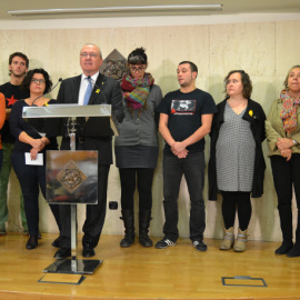 L'alcalde de Reus, Carles Pellicer, amb diversos regidors, en rod de premsa aquest divendres. FOTO: Ajuntament de Reus