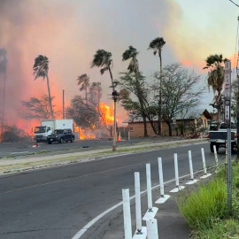 Imagen del humo y las llamas en Lahaina, condado de Maui, en Hawái (EEUU), a 8 de agosto de 2023.