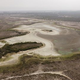 Vista aérea de la laguna de Santa Olalla ayer 9 de agosto de 2023.