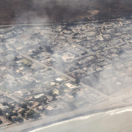 "No significa que estén muertos, pero no podemos contactar con ellos, no podemos saber", ha declarado. Este viernes más de 11.000 personas siguen sin electricidad, según PowerOutage.us, por lo que las comunicaciones con gran parte de la isla siguen sie