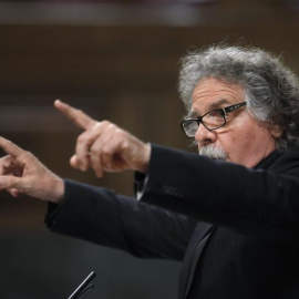 El portavoz de ERC, Joan Tardà, durante su intervención esta tarde en el debate en el pleno del Congreso. /EFE