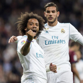 El defensa brasileño del Real Madrid Marcelo Vieira celebra su gol, tercero del equipo frente al Eibar. - EFE