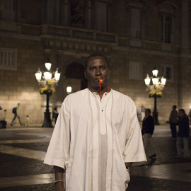 Mawa Ndiaye, president de l'Associació de Treballadors Senegalesos a Catalunya, a la Plaça de Sant Jaume de Barcelona