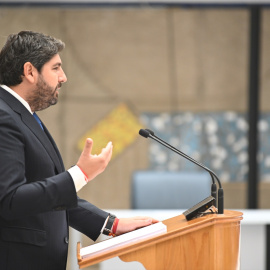 El candidato del PP para gobernar la Región de Murcia, Fernando López Miras, en el debate y votación de su investidura, a 6 de julio de 2023, en Cartagena.